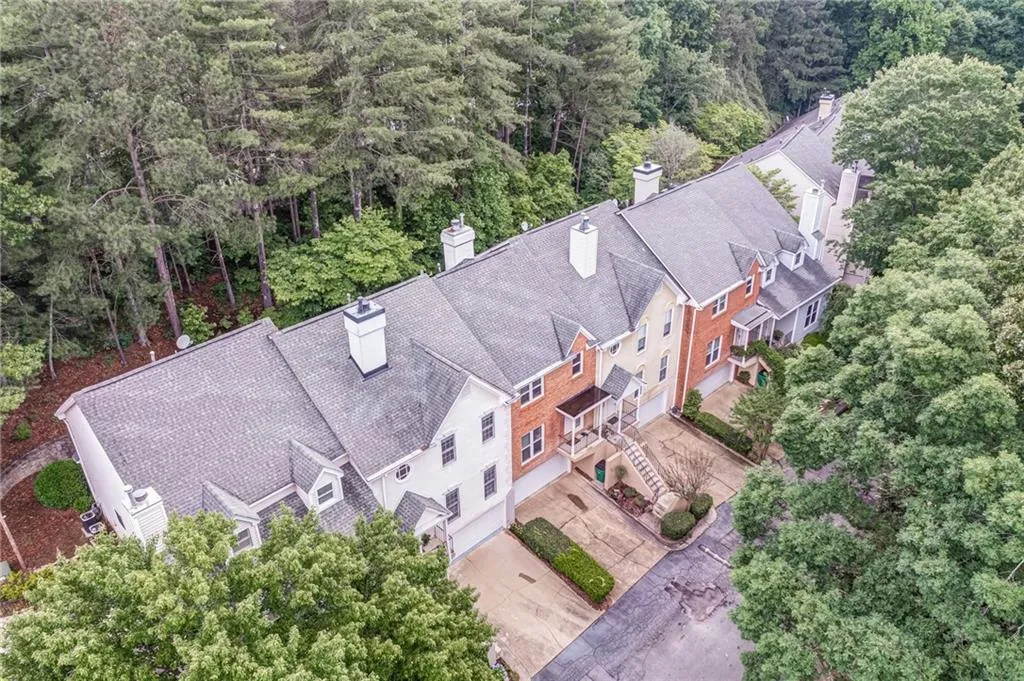 10 Forest Ridge Court, Sandy Springs, Georgia 30350, 3 Bedrooms Bedrooms, ,2 BathroomsBathrooms,Residential,Sold,10 Forest Ridge Court,7057042