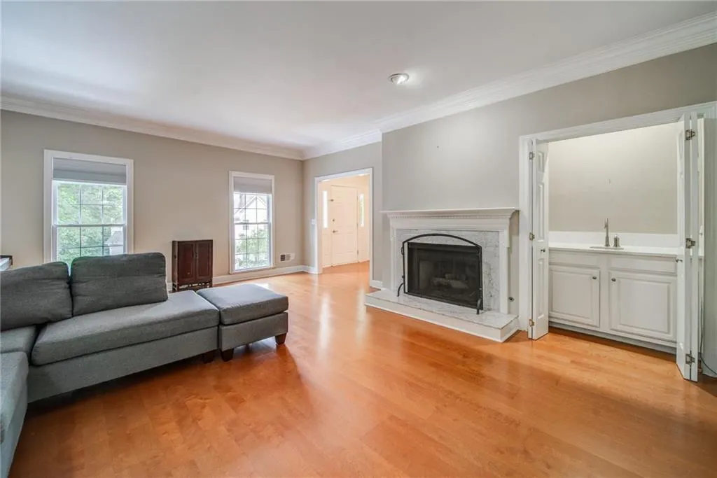 10 Forest Ridge Court, Sandy Springs, Georgia 30350, 3 Bedrooms Bedrooms, ,2 BathroomsBathrooms,Residential,Sold,10 Forest Ridge Court,7057042