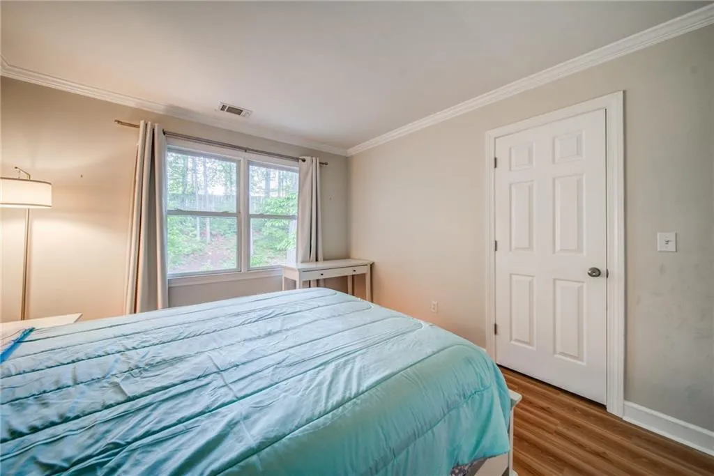 10 Forest Ridge Court, Sandy Springs, Georgia 30350, 3 Bedrooms Bedrooms, ,2 BathroomsBathrooms,Residential,Sold,10 Forest Ridge Court,7057042