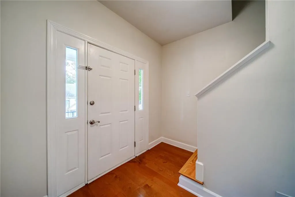 10 Forest Ridge Court, Sandy Springs, Georgia 30350, 3 Bedrooms Bedrooms, ,2 BathroomsBathrooms,Residential,Sold,10 Forest Ridge Court,7057042