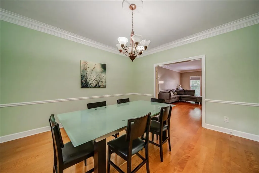 10 Forest Ridge Court, Sandy Springs, Georgia 30350, 3 Bedrooms Bedrooms, ,2 BathroomsBathrooms,Residential,Sold,10 Forest Ridge Court,7057042