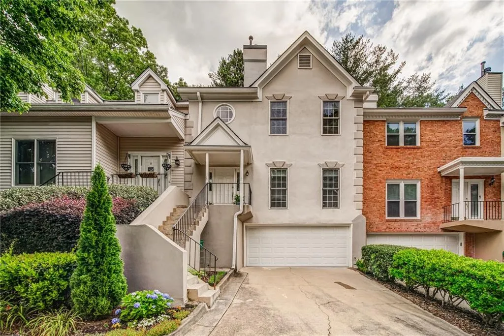 10 Forest Ridge Court, Sandy Springs, Georgia 30350, 3 Bedrooms Bedrooms, ,2 BathroomsBathrooms,Residential,Sold,10 Forest Ridge Court,7057042