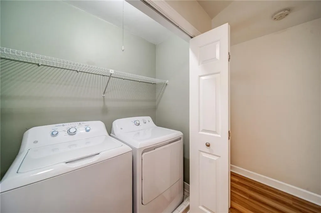 10 Forest Ridge Court, Sandy Springs, Georgia 30350, 3 Bedrooms Bedrooms, ,2 BathroomsBathrooms,Residential,Sold,10 Forest Ridge Court,7057042