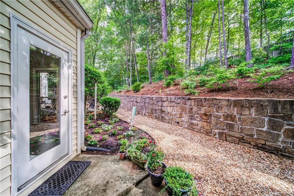 10 Forest Ridge Court, Sandy Springs, Georgia 30350, 3 Bedrooms Bedrooms, ,2 BathroomsBathrooms,Residential,Sold,10 Forest Ridge Court,7057042