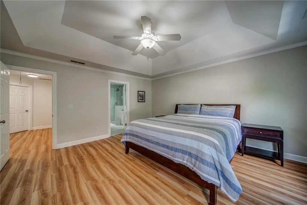10 Forest Ridge Court, Sandy Springs, Georgia 30350, 3 Bedrooms Bedrooms, ,2 BathroomsBathrooms,Residential,Sold,10 Forest Ridge Court,7057042