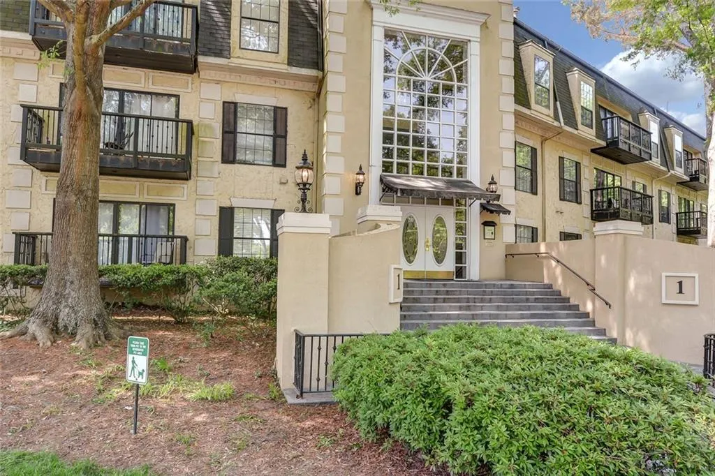 1213 Pine Heights Drive Ne Unit 1213, Atlanta, Georgia 30324, 1 Bedroom Bedrooms, ,1 BathroomBathrooms,Residential,Sold,1213 Pine Heights Drive Ne Unit 1213,6006270