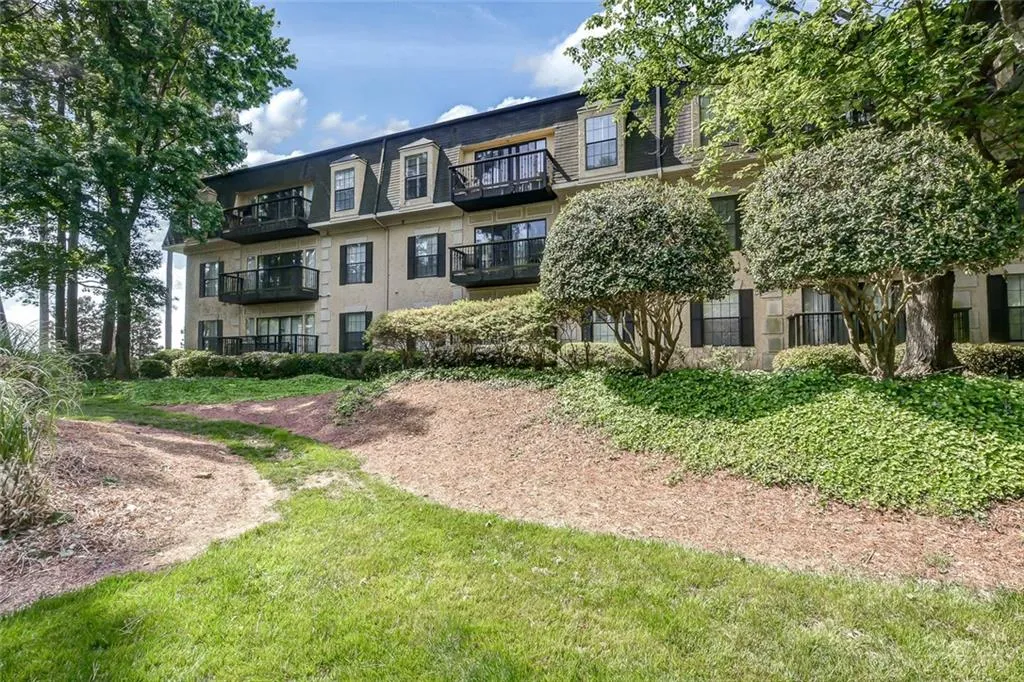 1213 Pine Heights Drive Ne Unit 1213, Atlanta, Georgia 30324, 1 Bedroom Bedrooms, ,1 BathroomBathrooms,Residential,Sold,1213 Pine Heights Drive Ne Unit 1213,6006270