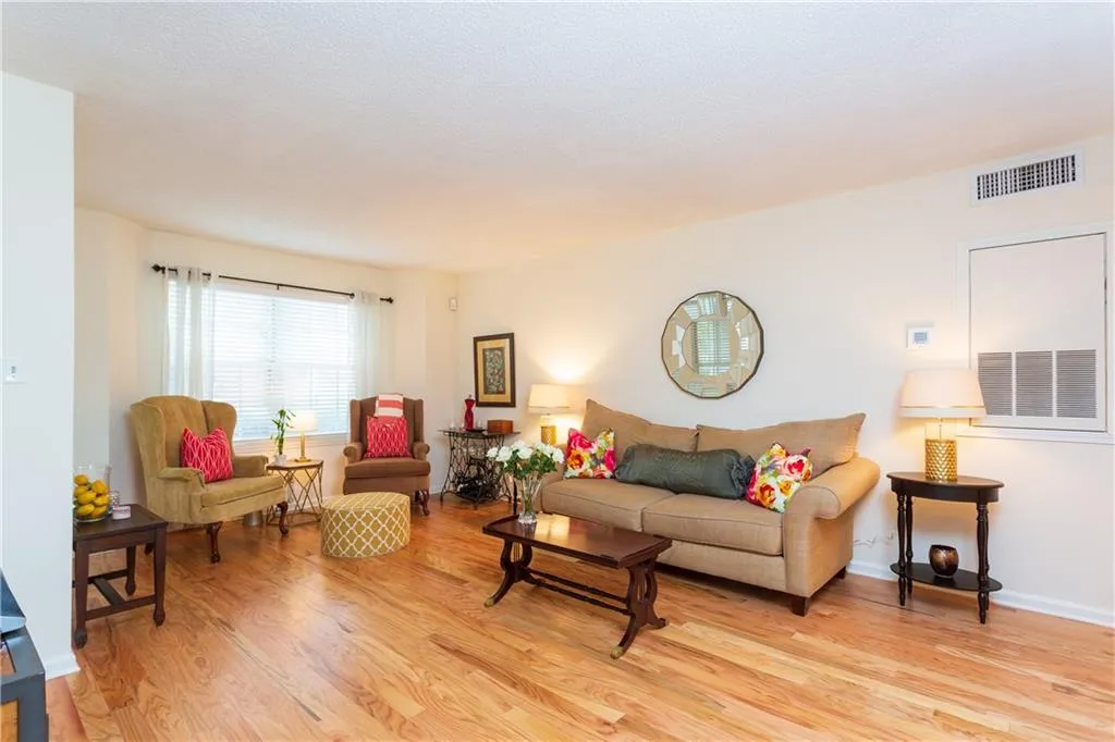 1002 Chastain Park Court Ne, Atlanta, Georgia 30342, 2 Bedrooms Bedrooms, ,2 BathroomsBathrooms,Residential,Sold,1002 Chastain Park Court Ne,6068794