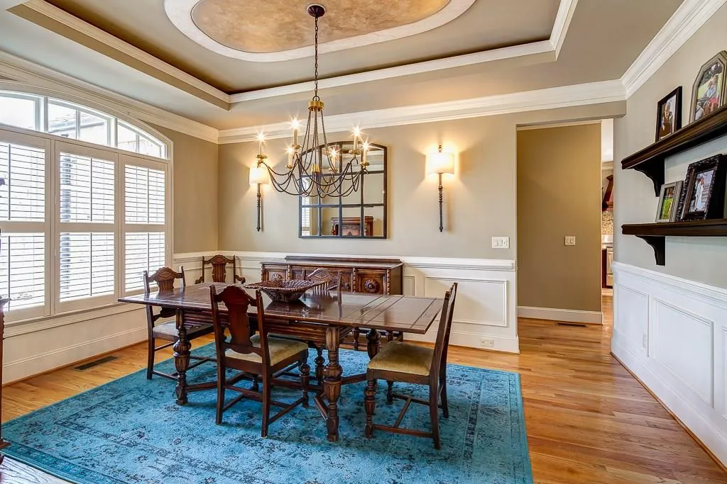 4165 Oak Forest Drive Ne, Brookhaven, Georgia 30319, 6 Bedrooms Bedrooms, ,6 BathroomsBathrooms,Residential,Sold,4165 Oak Forest Drive Ne,5667264