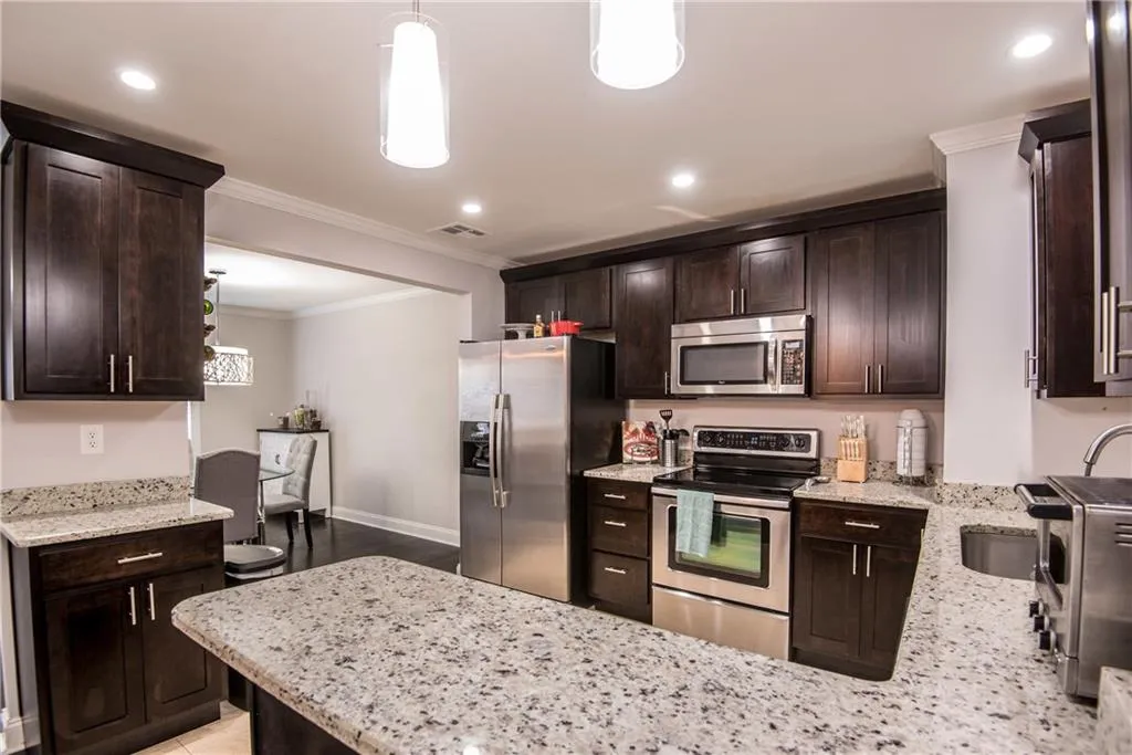 1504 Masons Creek Circle Circle Unit 1504, Sandy Springs, Georgia 30350, 3 Bedrooms Bedrooms, ,2 BathroomsBathrooms,Residential,Sold,1504 Masons Creek Circle Circle Unit 1504,5914294