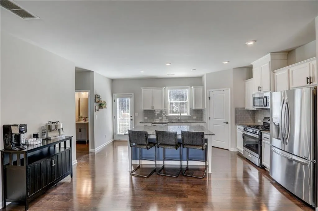 5130 Akbar Chase, Atlanta, Georgia 30339, 3 Bedrooms Bedrooms, ,3 BathroomsBathrooms,Residential,For Sale,5130 Akbar Chase,7624843