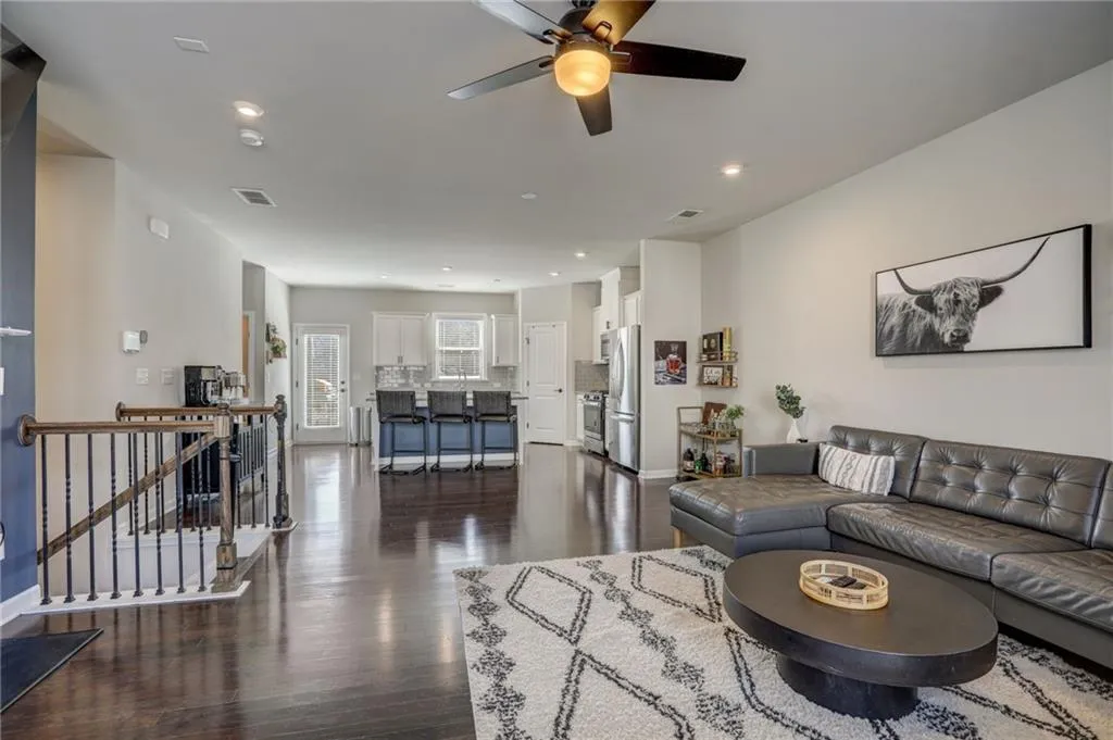5130 Akbar Chase, Atlanta, Georgia 30339, 3 Bedrooms Bedrooms, ,3 BathroomsBathrooms,Residential,For Sale,5130 Akbar Chase,7624843