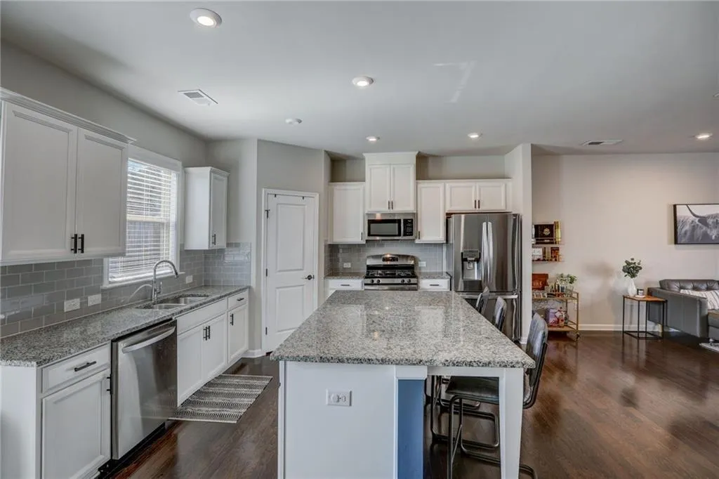 5130 Akbar Chase, Atlanta, Georgia 30339, 3 Bedrooms Bedrooms, ,3 BathroomsBathrooms,Residential,For Sale,5130 Akbar Chase,7624843