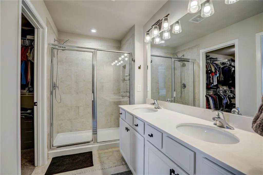 5130 Akbar Chase, Atlanta, Georgia 30339, 3 Bedrooms Bedrooms, ,3 BathroomsBathrooms,Residential,For Sale,5130 Akbar Chase,7624843