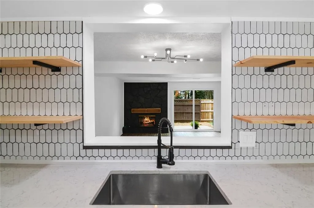 94 Goldrush Circle, Atlanta, Georgia 30328, 3 Bedrooms Bedrooms, ,3 BathroomsBathrooms,Residential,Sold,94 Goldrush Circle,7016083