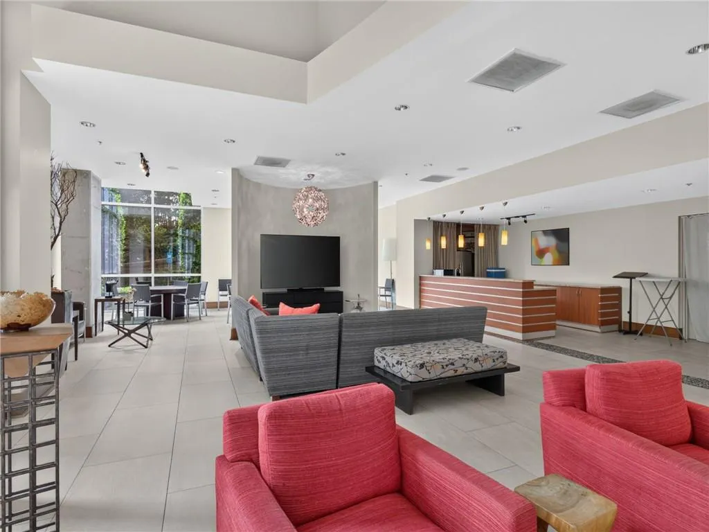 Spacious common area on the main floor adjacent to the Concierge Desk