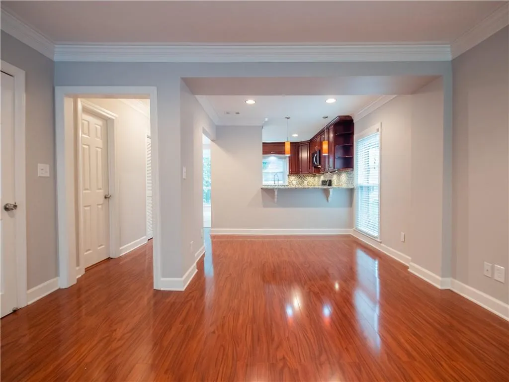 7500 Roswell Road Unit 7, Sandy Springs, Georgia 30350, 2 Bedrooms Bedrooms, ,2 BathroomsBathrooms,Residential,Sold,7500 Roswell Road Unit 7,6609384