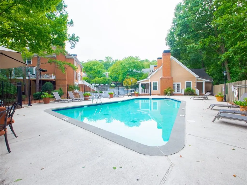 7500 Roswell Road Unit 7, Sandy Springs, Georgia 30350, 2 Bedrooms Bedrooms, ,2 BathroomsBathrooms,Residential,Sold,7500 Roswell Road Unit 7,6609384