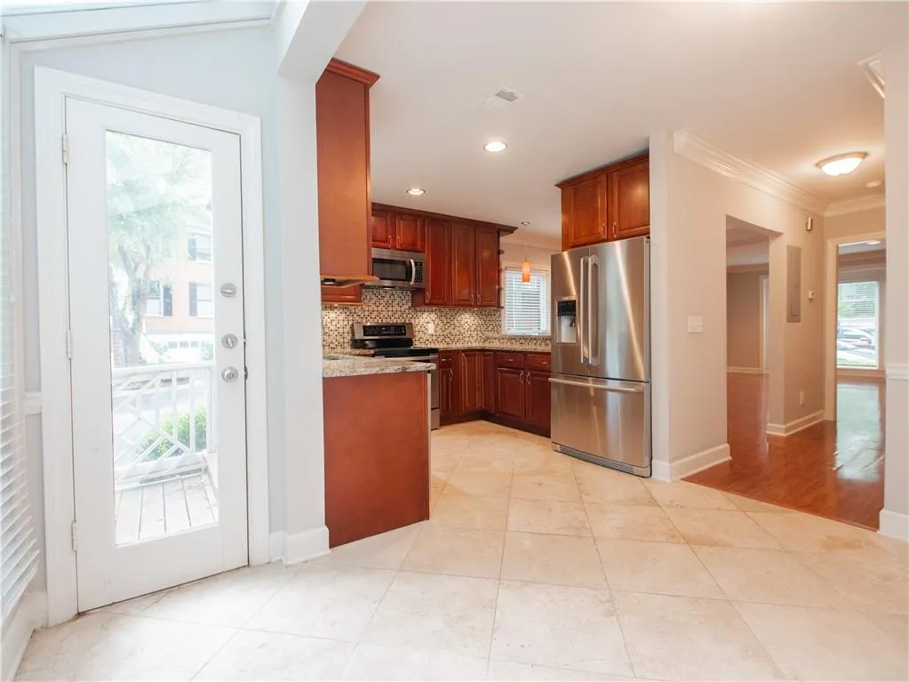 7500 Roswell Road Unit 7, Sandy Springs, Georgia 30350, 2 Bedrooms Bedrooms, ,2 BathroomsBathrooms,Residential,Sold,7500 Roswell Road Unit 7,6609384