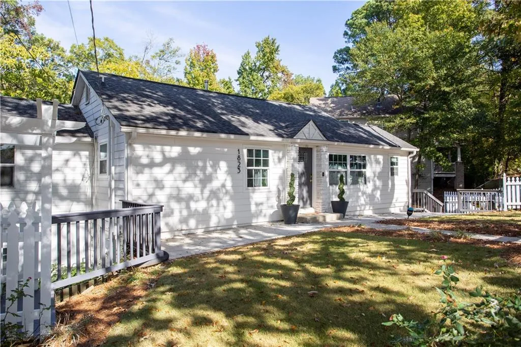 1823 Defoor Avenue Nw, Atlanta, Georgia 30318, 4 Bedrooms Bedrooms, ,3 BathroomsBathrooms,Residential,For Sale,1823 Defoor Avenue Nw,7674582