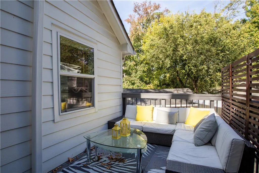 1823 Defoor Avenue Nw, Atlanta, Georgia 30318, 4 Bedrooms Bedrooms, ,3 BathroomsBathrooms,Residential,For Sale,1823 Defoor Avenue Nw,7674582