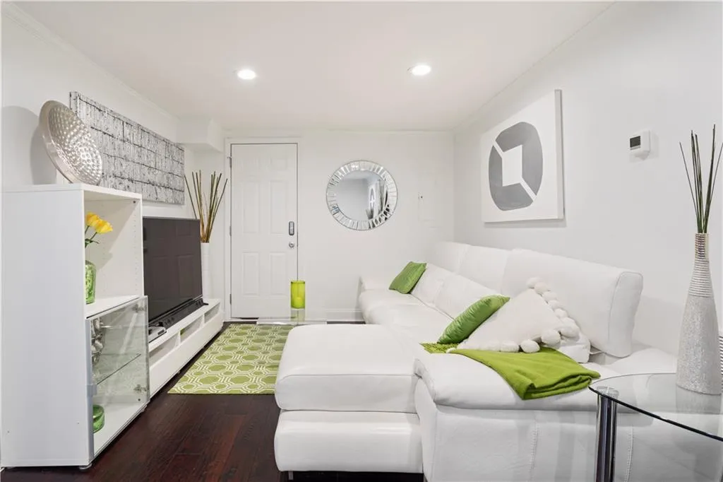 1823 Defoor Avenue Nw, Atlanta, Georgia 30318, 4 Bedrooms Bedrooms, ,3 BathroomsBathrooms,Residential,For Sale,1823 Defoor Avenue Nw,7674582