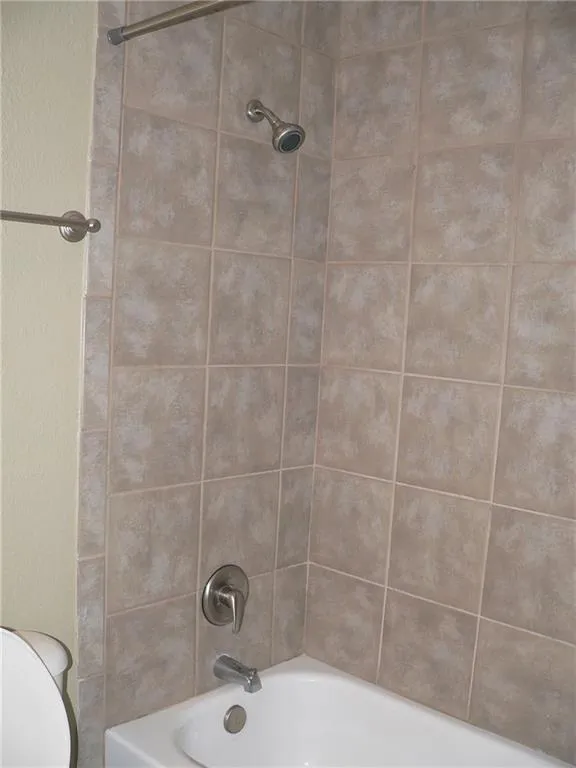 225 Winding River Drive Unit H, Sandy Springs, Georgia 30350, 2 Bedrooms Bedrooms, ,2 BathroomsBathrooms,Residential,Sold,225 Winding River Drive Unit H,5642845