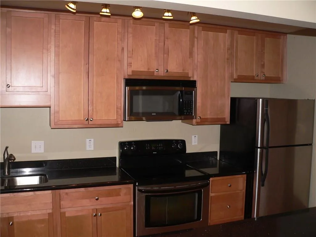 225 Winding River Drive Unit H, Sandy Springs, Georgia 30350, 2 Bedrooms Bedrooms, ,2 BathroomsBathrooms,Residential,Sold,225 Winding River Drive Unit H,5642845