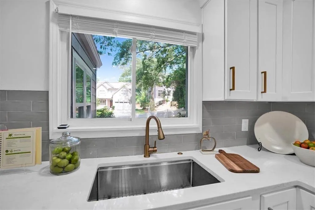 2138 Drew Valley Rd Ne, Brookhaven, Georgia 30319, 4 Bedrooms Bedrooms, ,2 BathroomsBathrooms,Residential,For Sale,2138 Drew Valley Rd Ne,7613605