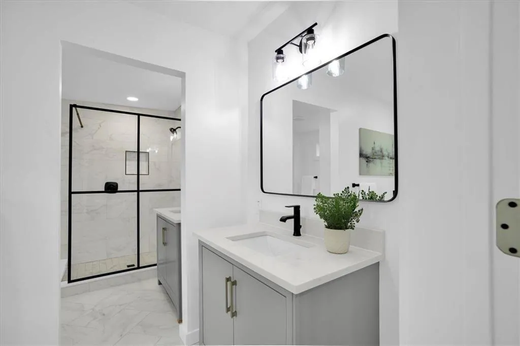 Primary ensuite bath