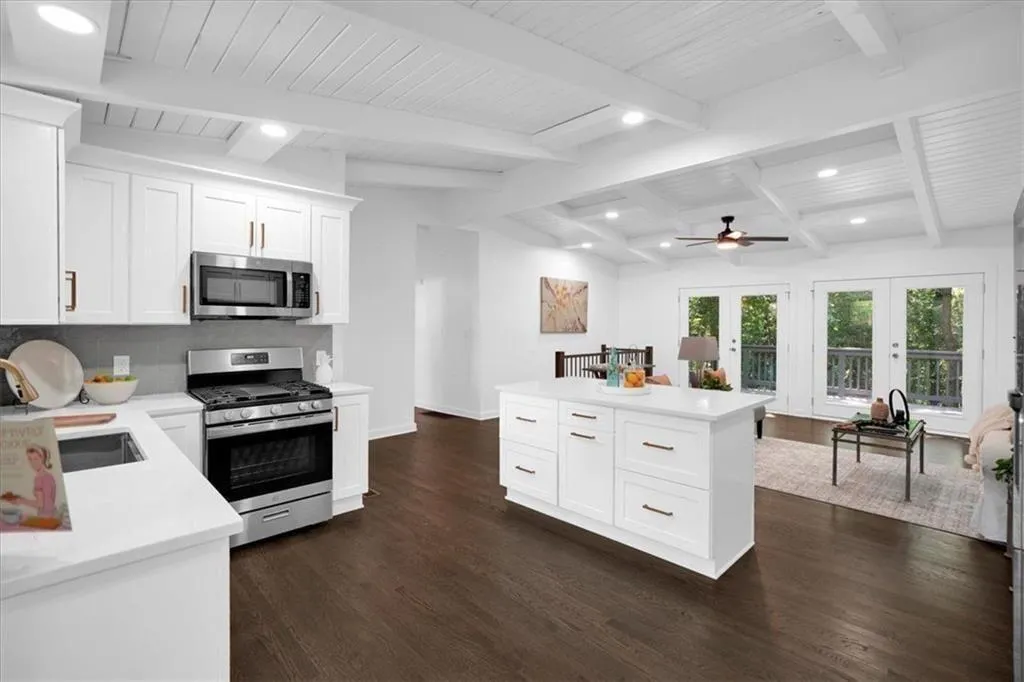2138 Drew Valley Rd Ne, Brookhaven, Georgia 30319, 4 Bedrooms Bedrooms, ,2 BathroomsBathrooms,Residential,For Sale,2138 Drew Valley Rd Ne,7613605