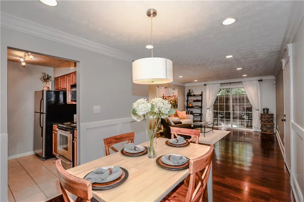 3135 Seven Pines Court Unit 101, Atlanta, Georgia 30339, 2 Bedrooms Bedrooms, ,2 BathroomsBathrooms,Residential,Sold,3135 Seven Pines Court Unit 101,5750027