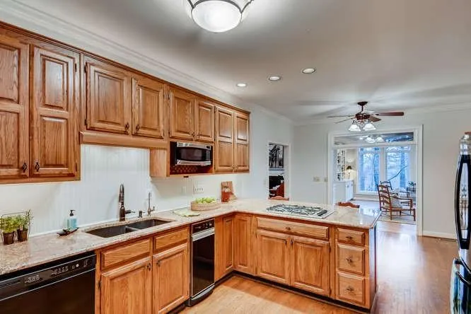 7155 Roswell Road Unit 24, Sandy Springs, Georgia 30328, 3 Bedrooms Bedrooms, ,2 BathroomsBathrooms,Residential,Sold,7155 Roswell Road Unit 24,6678006