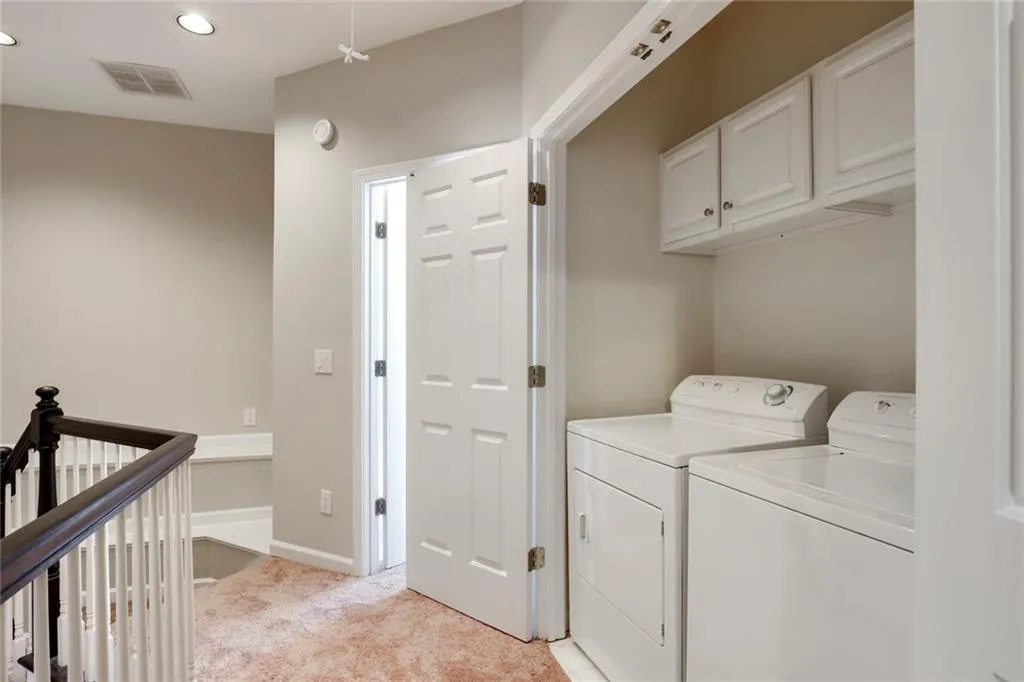 8635 Hope Mews Court, Sandy Springs, Georgia 30350, 2 Bedrooms Bedrooms, ,3 BathroomsBathrooms,Residential,Sold,8635 Hope Mews Court,6811067