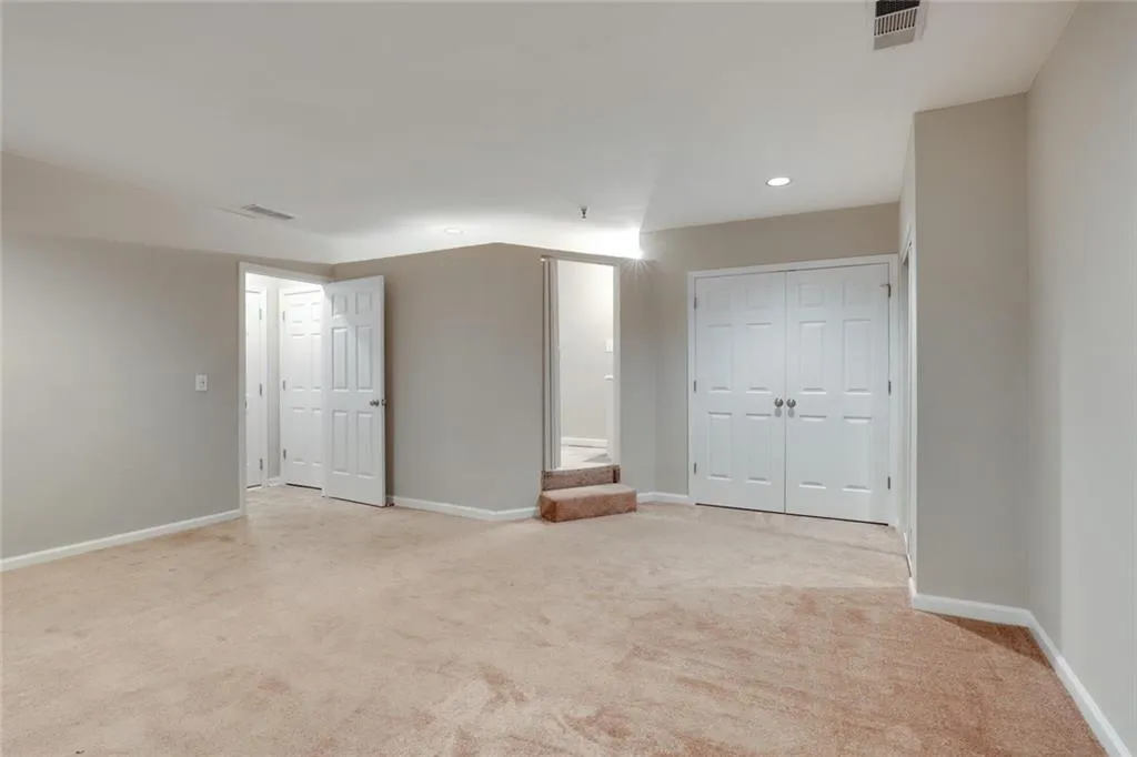 8635 Hope Mews Court, Sandy Springs, Georgia 30350, 2 Bedrooms Bedrooms, ,3 BathroomsBathrooms,Residential,Sold,8635 Hope Mews Court,6811067