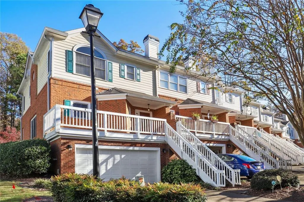 8635 Hope Mews Court, Sandy Springs, Georgia 30350, 2 Bedrooms Bedrooms, ,3 BathroomsBathrooms,Residential,Sold,8635 Hope Mews Court,6811067