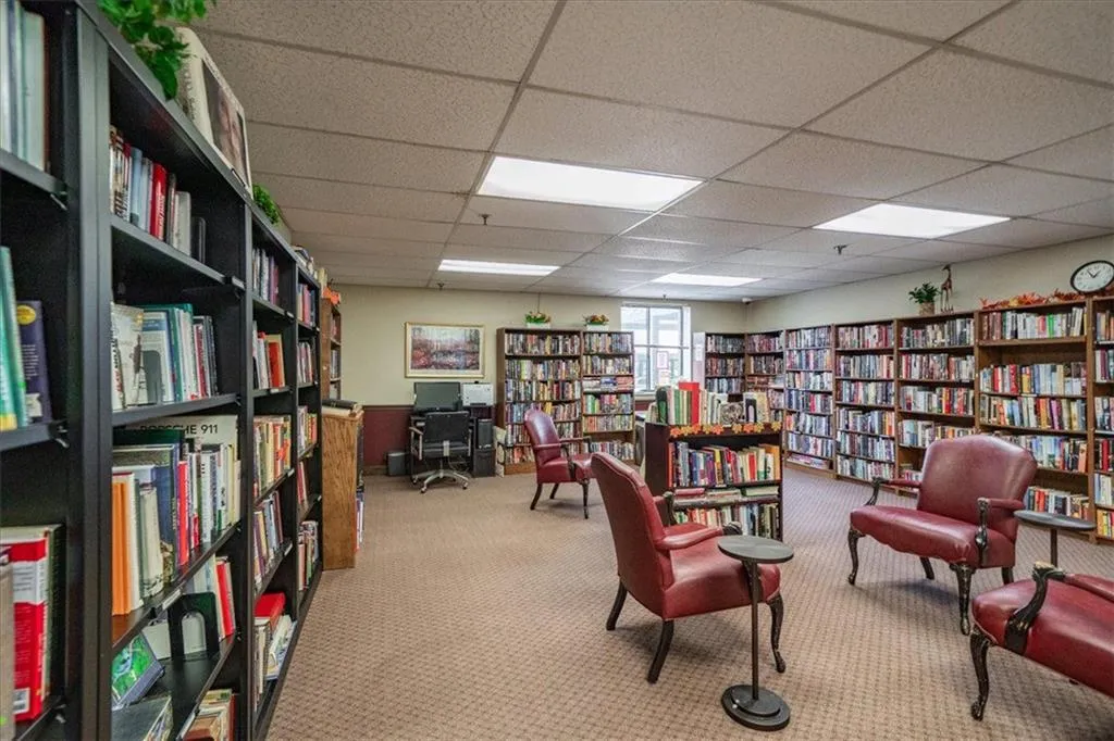 300 Johnson Ferry Road Ne Unit B810, Atlanta, Georgia 30328, 2 Bedrooms Bedrooms, ,2 BathroomsBathrooms,Residential,For Sale,300 Johnson Ferry Road Ne Unit B810,7651053