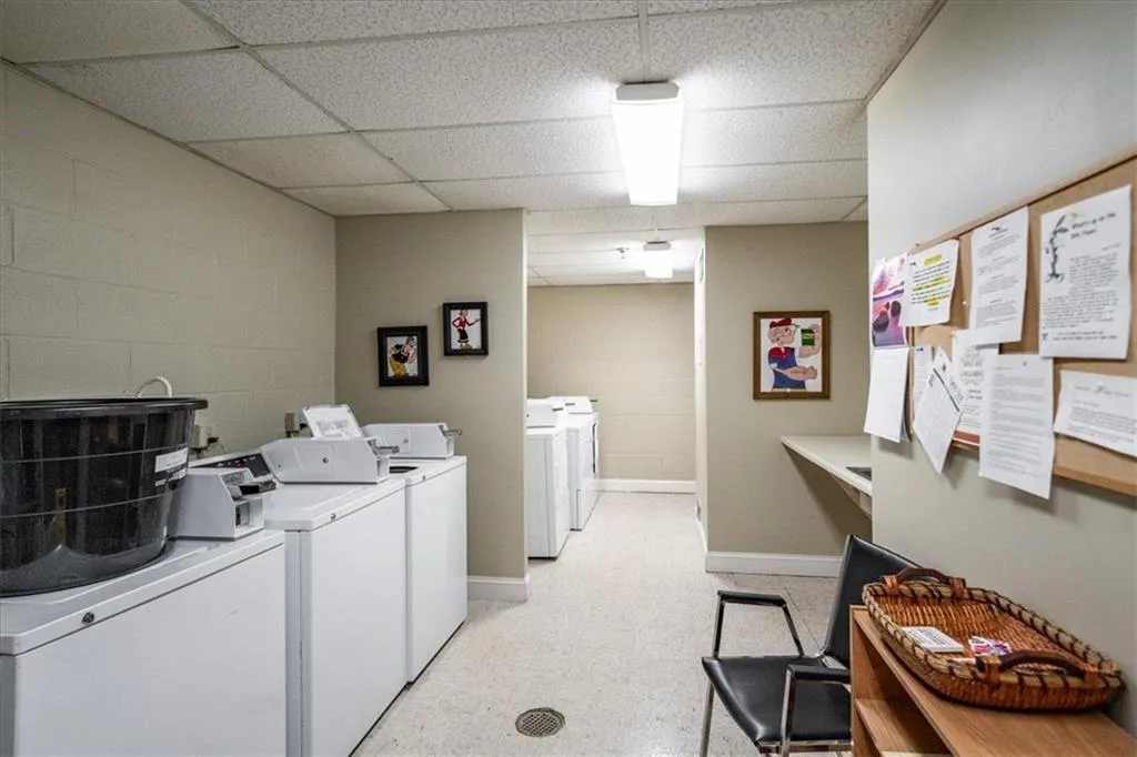 300 Johnson Ferry Road Ne Unit B810, Atlanta, Georgia 30328, 2 Bedrooms Bedrooms, ,2 BathroomsBathrooms,Residential,For Sale,300 Johnson Ferry Road Ne Unit B810,7651053