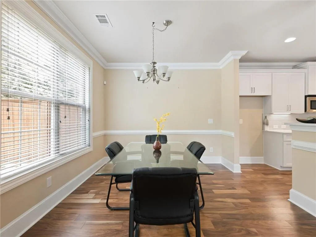 7860 Glisten Avenue, Sandy Springs, Georgia 30328, 3 Bedrooms Bedrooms, ,2 BathroomsBathrooms,Residential,Sold,7860 Glisten Avenue,7228740