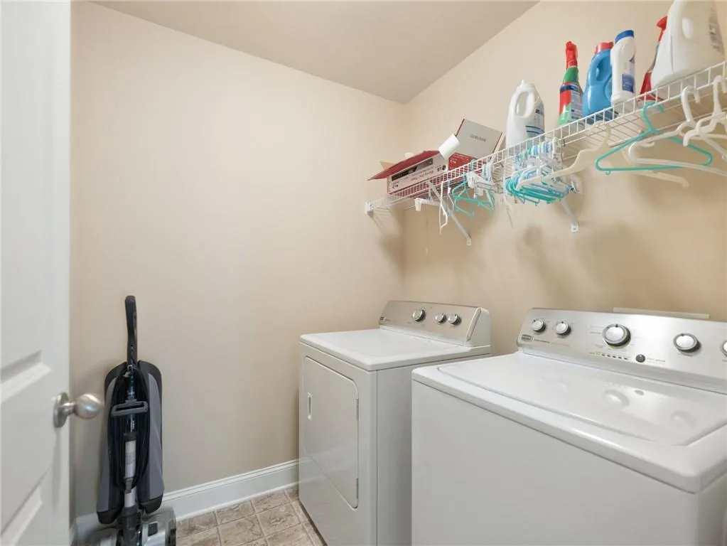 7860 Glisten Avenue, Sandy Springs, Georgia 30328, 3 Bedrooms Bedrooms, ,2 BathroomsBathrooms,Residential,Sold,7860 Glisten Avenue,7228740