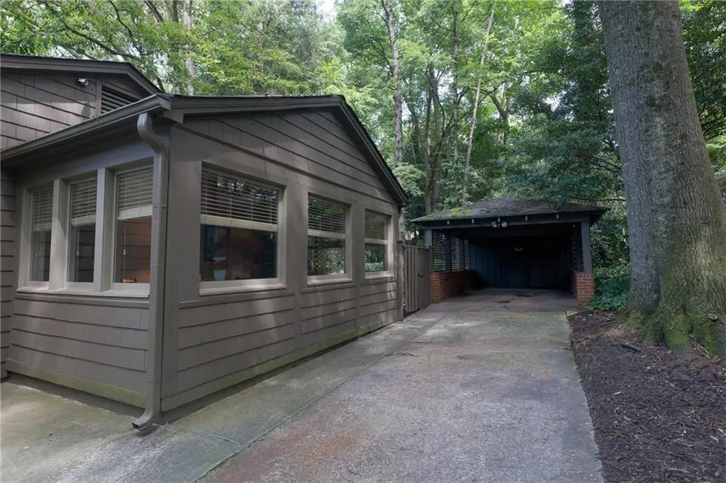3177 Towerview Drive Ne, Atlanta, Georgia 30324, 3 Bedrooms Bedrooms, ,2 BathroomsBathrooms,Residential,Sold,3177 Towerview Drive Ne,5899336