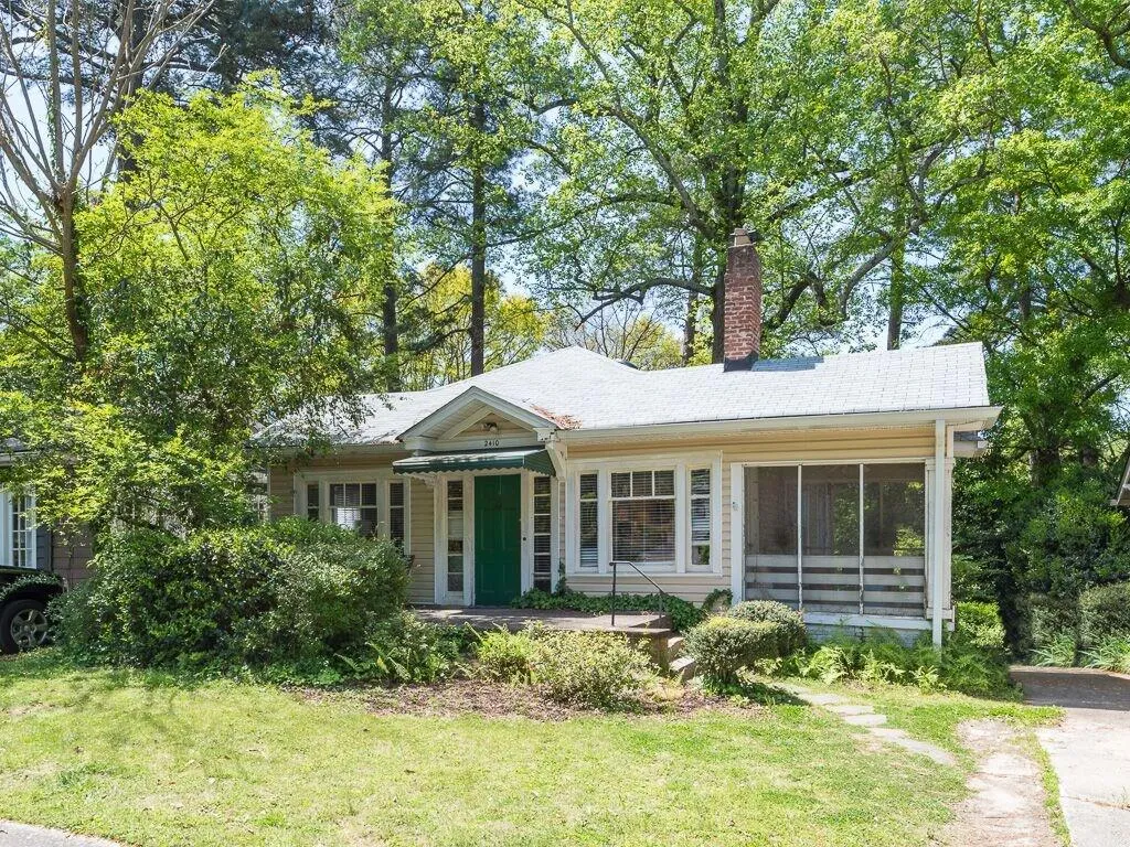 2410 Glenwood Drive Ne, Atlanta, Georgia 30305, 3 Bedrooms Bedrooms, ,2 BathroomsBathrooms,Residential,Sold,2410 Glenwood Drive Ne,5997094