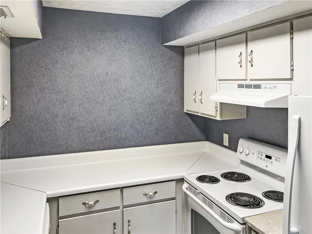 475 Mount Vernon Highway Ne Unit B112, Sandy Springs, Georgia 30328, 1 Bedroom Bedrooms, ,1 BathroomBathrooms,Residential,Sold,475 Mount Vernon Highway Ne Unit B112,7102907