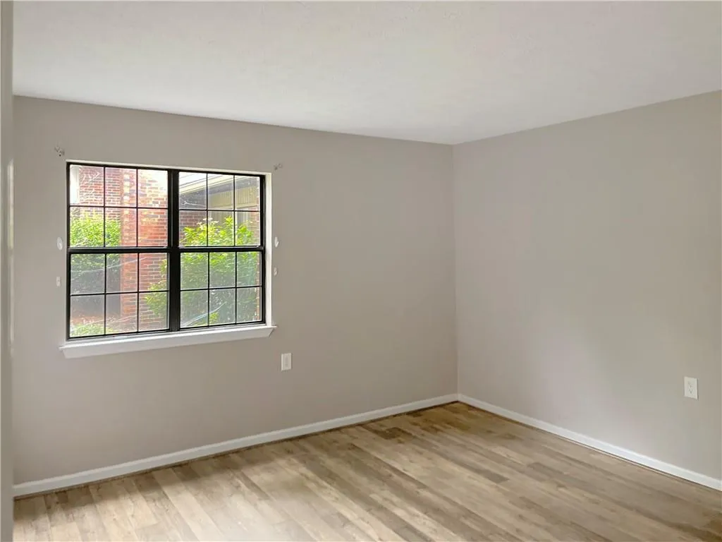 475 Mount Vernon Highway Ne Unit B112, Sandy Springs, Georgia 30328, 1 Bedroom Bedrooms, ,1 BathroomBathrooms,Residential,Sold,475 Mount Vernon Highway Ne Unit B112,7102907