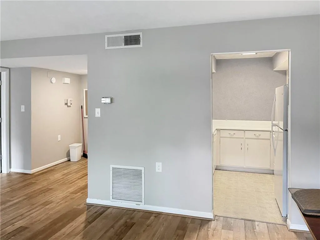 475 Mount Vernon Highway Ne Unit B112, Sandy Springs, Georgia 30328, 1 Bedroom Bedrooms, ,1 BathroomBathrooms,Residential,Sold,475 Mount Vernon Highway Ne Unit B112,7102907