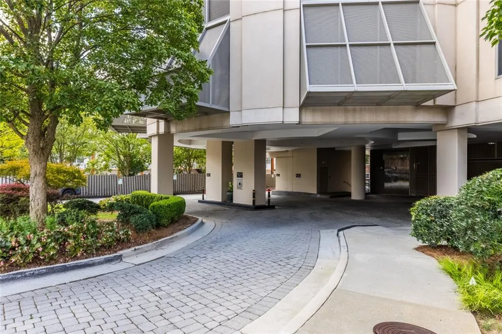 2881 Peachtree Road Ne Unit 2103, Atlanta, Georgia 30305, 2 Bedrooms Bedrooms, 0 ,2 BathroomsBathrooms,Residential,For Sale,2881 Peachtree Road Ne Unit 2103,7829797
