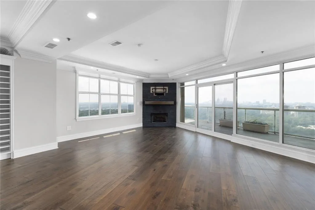 2881 Peachtree Road Ne Unit 2103, Atlanta, Georgia 30305, 2 Bedrooms Bedrooms, 0 ,2 BathroomsBathrooms,Residential,For Sale,2881 Peachtree Road Ne Unit 2103,7829797