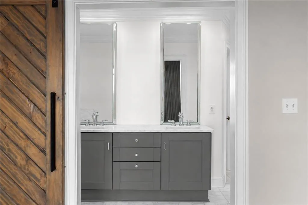2881 Peachtree Road Ne Unit 2103, Atlanta, Georgia 30305, 2 Bedrooms Bedrooms, 0 ,2 BathroomsBathrooms,Residential,For Sale,2881 Peachtree Road Ne Unit 2103,7829797