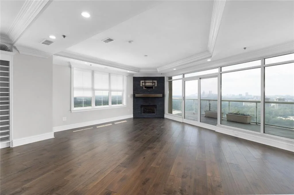 2881 Peachtree Road Ne Unit 2103, Atlanta, Georgia 30305, 2 Bedrooms Bedrooms, 0 ,2 BathroomsBathrooms,Residential,For Sale,2881 Peachtree Road Ne Unit 2103,7829797