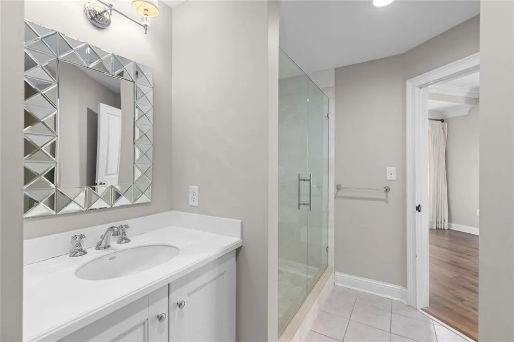 2881 Peachtree Road Ne Unit 2103, Atlanta, Georgia 30305, 2 Bedrooms Bedrooms, 0 ,2 BathroomsBathrooms,Residential,For Sale,2881 Peachtree Road Ne Unit 2103,7829797